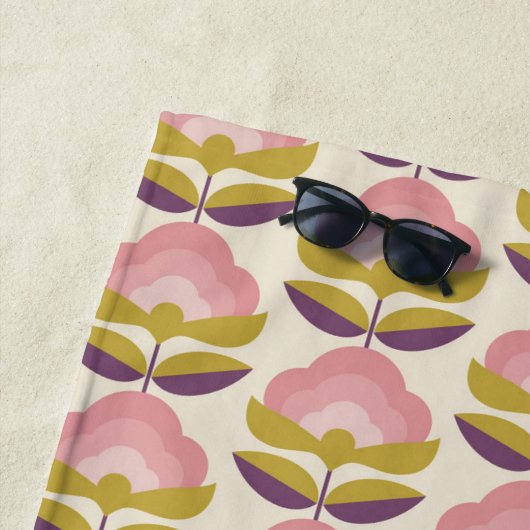 Retro Roze en Paarse Floral Pattern Strandlaken (In situ)