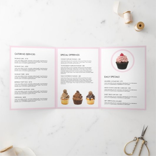 Retro Roze en Witte Strepen Bakkerij Menu Brochure (Binnen)
