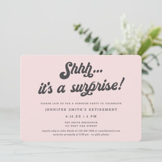 Retro Script Blush Pink Surprise Retirement Party Kaart (Staand voorkant)