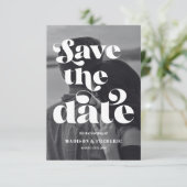 Retro Script Trouw QR Code Zwart en Wit Save The Date (Staand voorkant)
