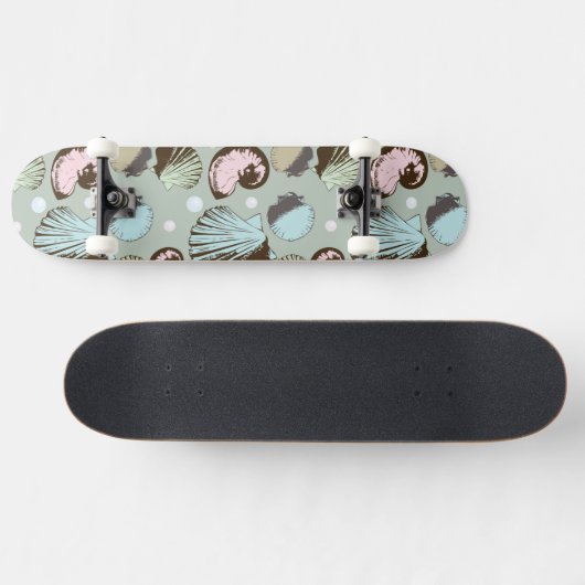 Retro Seashell Patroon Skateboard (Horizontaal)