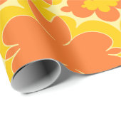 Retro Sinaasappel Floral Design op Mosterdgeel Cadeaupapier (Rol Hoek)