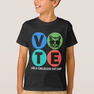 Retro stemmen als een kinderloze kat dame stemt Ka T-shirt
