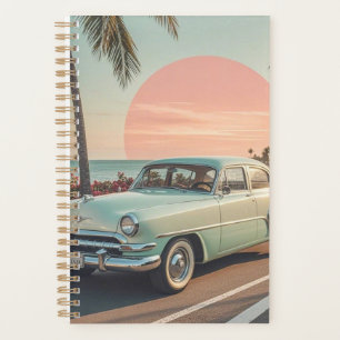 Retro-stijl vintage auto op een kustweg planner