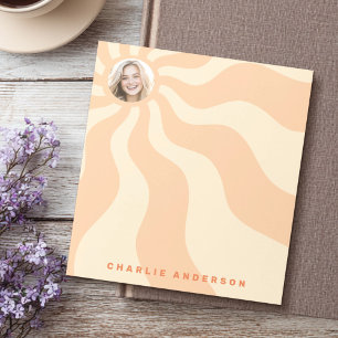Retro sunburst werveling oranje zon foto en naam notitieblok