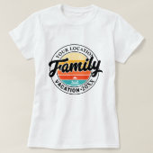 Retro Sunset Family Vacation; Custom Location  T-shirt (Design voorkant)
