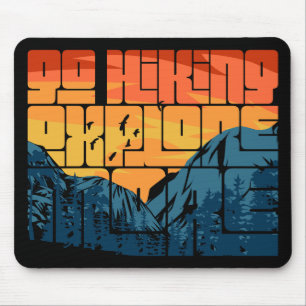 Retro Sunset Landscape Hiking Adventure verkennen Muismat