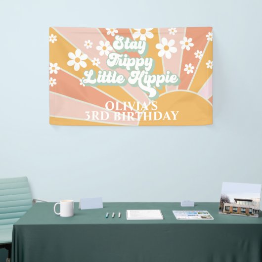 Retro Sunshine Blijf Trippy Little Hippie Birthday Spandoek (Beurs)