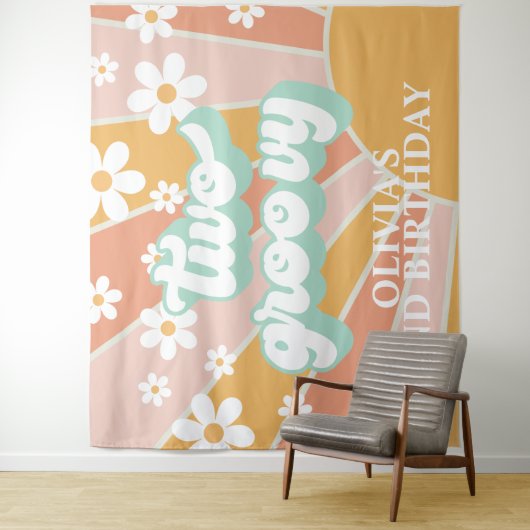 Retro Sunshine Two Groovy Daisy Verjaardagsbanner Wandkleed (In situ)
