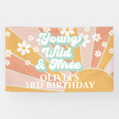 Retro Sunshine Young Wild Three Daisy Birthday Spandoek (Horizontaal)