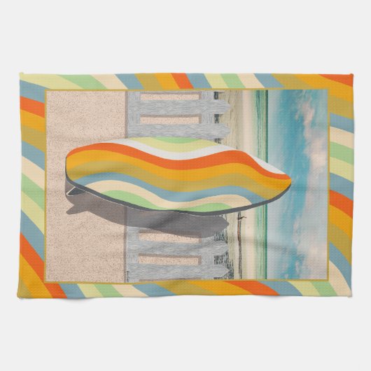 Retro Surfboard Pelican Wavy Stripe Art Theedoek (Horizontaal)