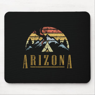 Retro T-shirt met Arizona-bergen Kamperen Kampvuur Muismat