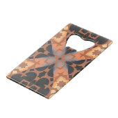 Retro Tan Pattern Kredietkaart Flessenopener (Voorkant Gekanteld)