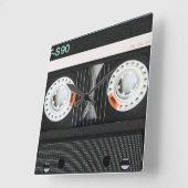 Retro tapecassetrecorder 70s 80s vierkante klok (Hoek)