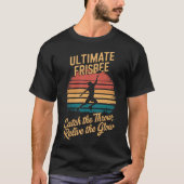 Retro Ultimate Frisbee Player  Flying Disk T-shirt (Voorkant)