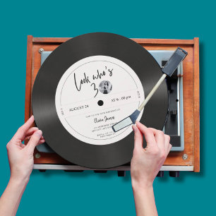 Retro vinylplaat uitziende wie is 30, 30e verjaard kaart