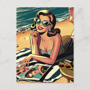 Retro Vrouw aan het strand een Mode Magazine lezen Briefkaart