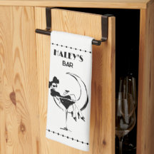 Retro vrouw in Martini Glass Bar