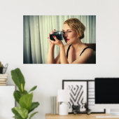 Retro vrouw met camera poster (Thuiskantoor)