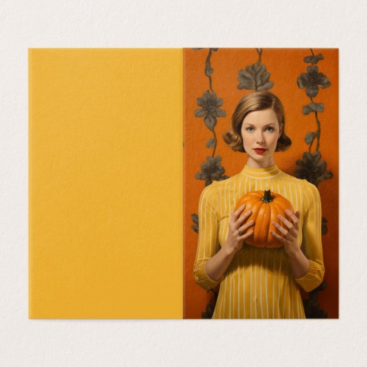 Retro vrouw met een pompoen kaart (Buitenkant ongevouwen)