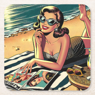Retro vrouw op het strand leest een modeblad vierkante kartonnen onderzetter