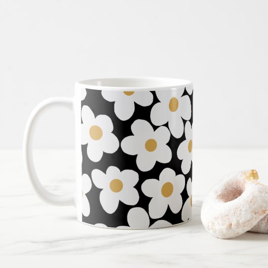 Retro White Yellow Big Daisy Flowers Black Design Koffiemok (Met donut)