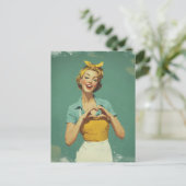 Retro Woman Sending Love Briefkaart (Staand voorkant)