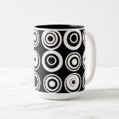 Retrocirkels zwart-wit tweekleurige koffiemok (Voorkant rechts)