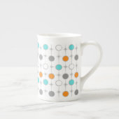 Rétros points et tasse de porcelaine tendre de (Droite)