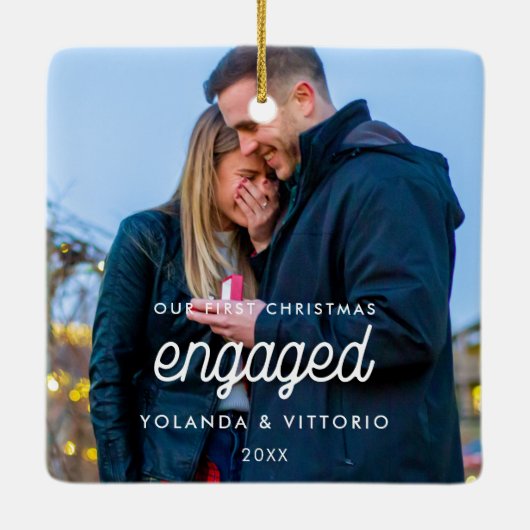 Retroscript Onze eerste kerstfoto Keramisch Ornament (Achterkant)