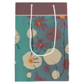 Retroze en witte bloemen middelgrote cadeautas (Achterkant)