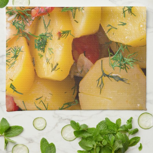 Reuk van aardappelen met uien, klokpeper en dille theedoek (Gevouwen)