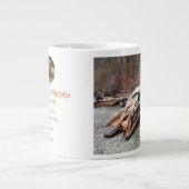 Reuzenlog verbergen Mok (Voorkant)