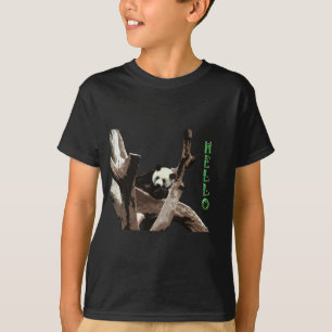 Reuzenpanda in een wild dierentuin fotografie. t-shirt