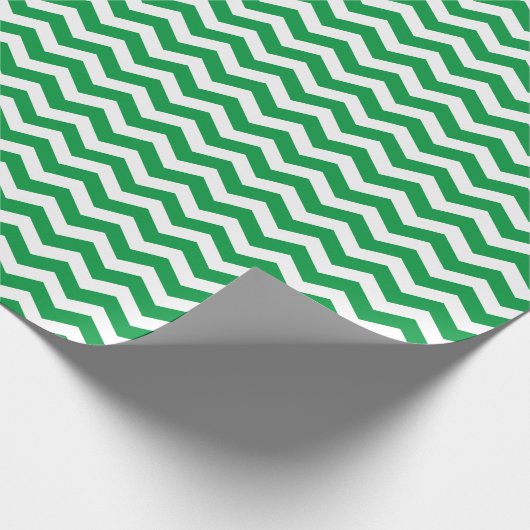 Reuzenreep van het groene en witte Chevron Pattern Cadeaupapier (Hoek)