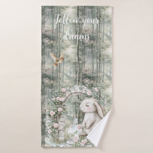 Rêves de lapin de jardin rose enchanté (Serviette de bain)