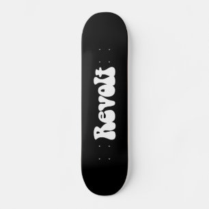 Revolt - wit op zwart skateboard