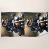 Revved Up Rex: T-Rex in leer op een motorfiets, Strandlaken (Voorkant)