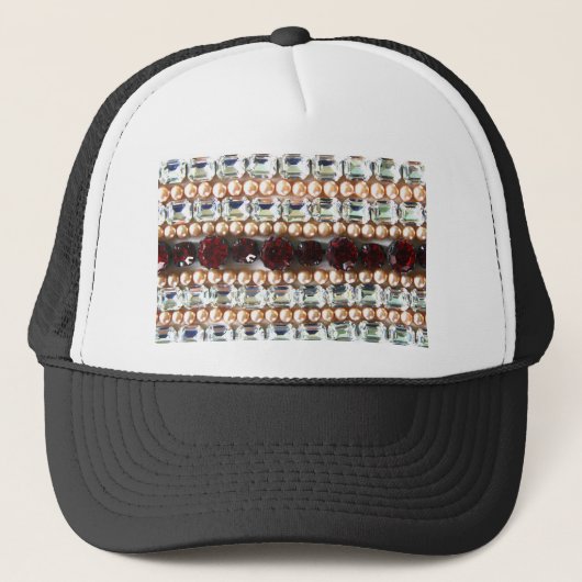 Rhinestonen en parels —  juwelen trucker pet (Voorkant)