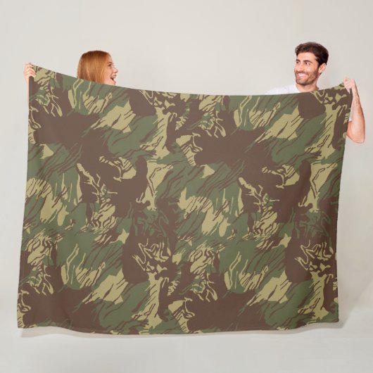 Rhodesian CAMO Fleece Blanket (In situ)