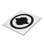 Rhombic pine bark in cirkel tegeltje (Zijkant)