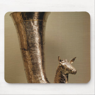 Rhyton in de vorm van een ibex uit Iran Muismat