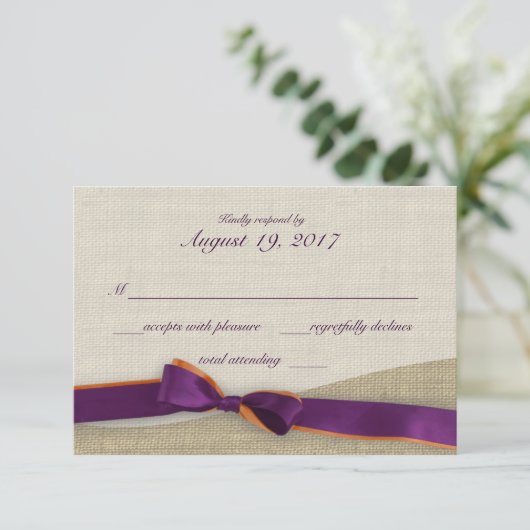 Ribbon pourpre et orange et réponse au Burlap (Debout devant)