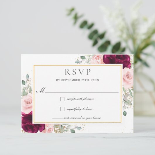 Rich Raspberry Blush Roze Rozen Bloemen Bruiloft RSVP Kaartje (Staand voorkant)
