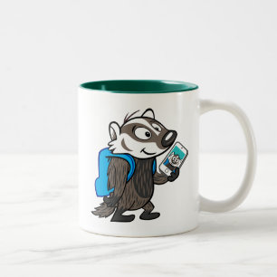 Ricky Raccoon Boomer Badger Selfie Tweekleurige Koffiemok