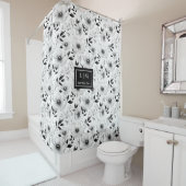 Rideau de douche à fleurs élégamment noir et blanc (En situation)