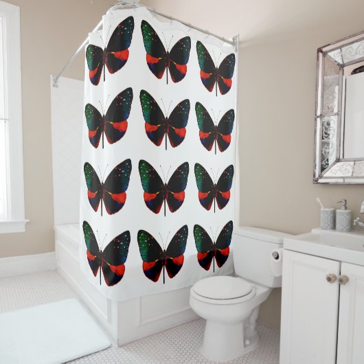 Rideau de douche à papillon rouge, vert et noir (En situation)