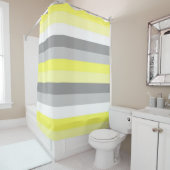 rideau de douche à rayures jaune, blanc et gris (En situation)