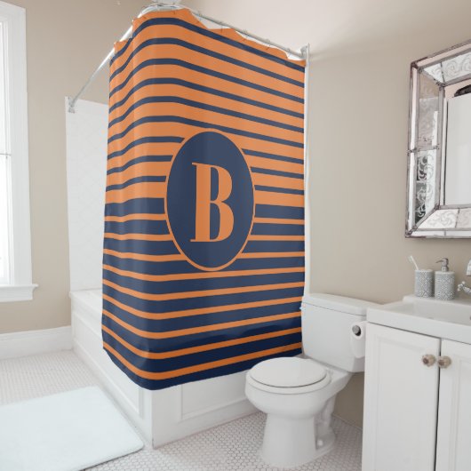 Rideau de douche à rayures orange et bleu marine a (En situation)