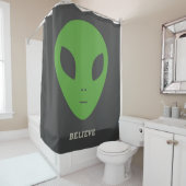 Rideau de douche Alien vert (En situation)